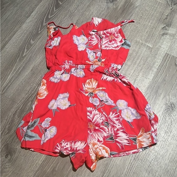 Cupcakes and Cashmere Red Astra Printed Crepe Ruffled Romper - Picture 10 of 14
